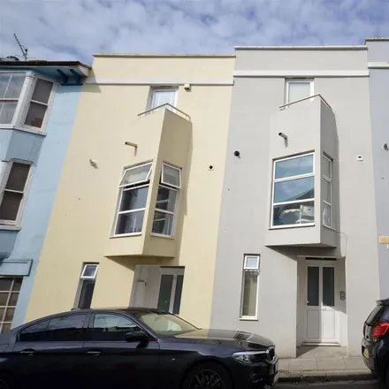 Rent this 5 bed townhouse on Little Western Street in Brighton, BN1 2PF