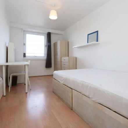 Rent this 3 bed apartment on Tate House in Mace Street, London