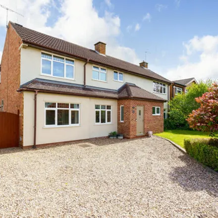 Buy this 5 bed house on 25 Hathaway Lane in Stratford-upon-Avon, CV37 9BJ