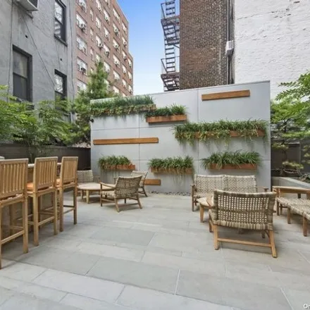 Image 9 - 221 East 34th Street, New York, NY 10016, USA - Condo for sale