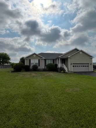 Buy this 3 bed townhouse on 150 Heartland Drive in Marion County, KY 40033