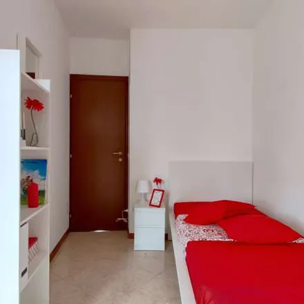 Image 5 - Yujingyuang, Via Giambellino, 20146 Milan MI, Italy - Apartment for rent