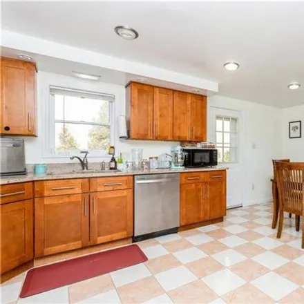 Image 5 - 45 Lafayette Street, Homestead Park, City of New Rochelle, NY 10805, USA - Apartment for rent