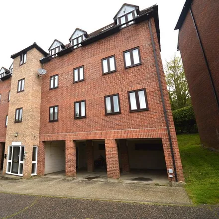 Rent this 2 bed apartment on Angle Side in Braintree, CM7 3RQ