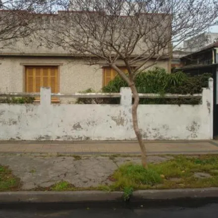 Buy this 3 bed house on Boquerón 2174 in Partido de Lanús, 1822 Lanús Oeste
