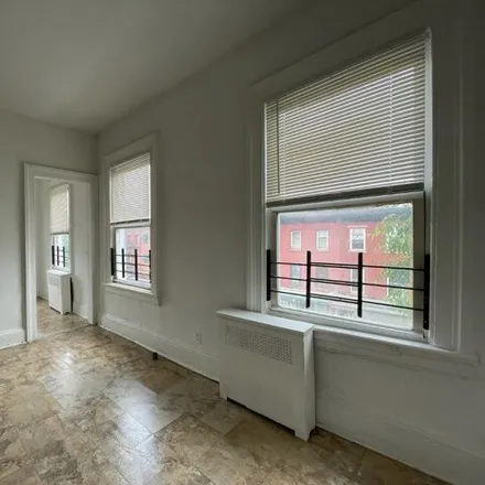 Image 7 - 13 Emory Street, Jersey City, NJ 07304, USA - House for rent