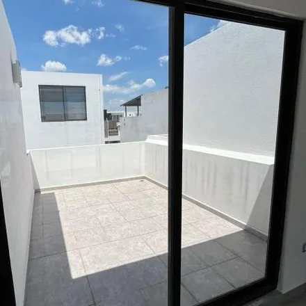 Buy this 3 bed house on Circuito 1 A in Fraccionamiento La Antigua Cementera, 72040 Puebla