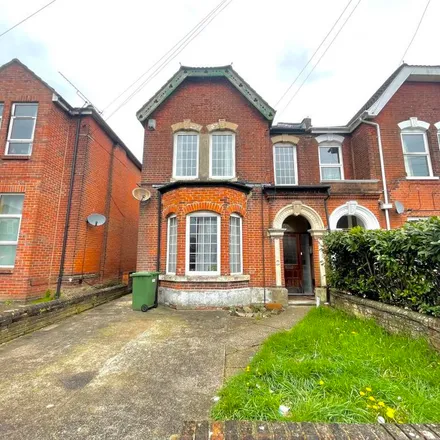 Rent this 7 bed duplex on 26 Alma Road in Bevois Mount, Southampton