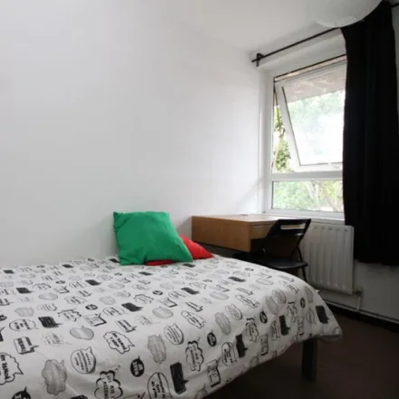 Image 2 - William Booth House, 1a Hind Grove, Bow Common, London, E14 6HT, United Kingdom - Room for rent