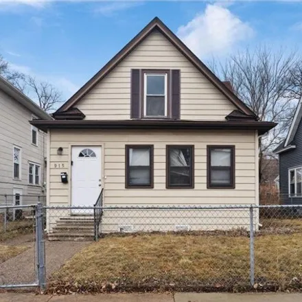 Buy this 3 bed house on 915 Fuller Avenue in Saint Paul, MN 55104
