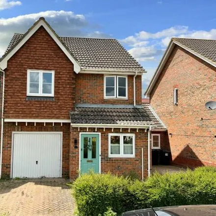 Buy this 3 bed house on 15 Haywain Close in Stubbs Cross, TN23 3QL