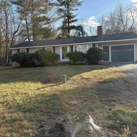 Rent this 3 bed house on 26 Woodknoll Dr in North Hampton, New Hampshire