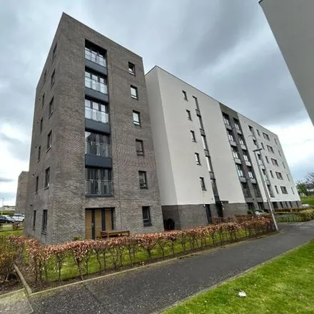 Rent this 3 bed apartment on 5 Arneil Drive in City of Edinburgh, EH5 2GR