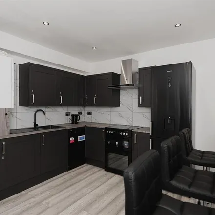 Image 3 - 38 Horley Road, Redhill, RH1 5AB, United Kingdom - Apartment for rent