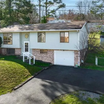 Buy this 3 bed house on 237 Eastgate Drive in Brookhaven, Monongalia County
