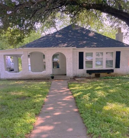 Rent this 2 bed house on 2312 Yucca Avenue in Fort Worth, TX 76111