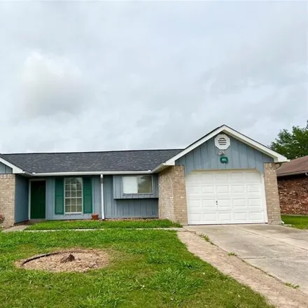 Rent this 3 bed house on 801 Landing Boulevard in League City, TX 77573