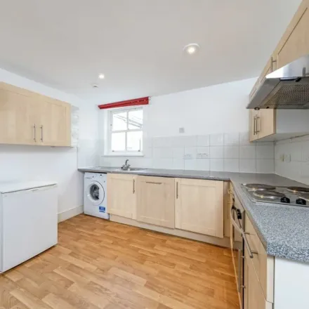 Image 4 - 76 Farm Lane, London, SW6 1PP, United Kingdom - Apartment for rent