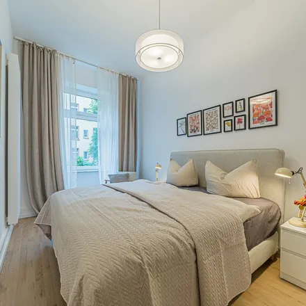 Rent this 2 bed apartment on Max-Planck-Institut für Rechtsgeschichte und Rechtstheorie in Hansaallee 41, 60323 Frankfurt