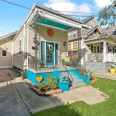 Buy this 2 bed house on 3228 Banks Street in New Orleans, LA 70019