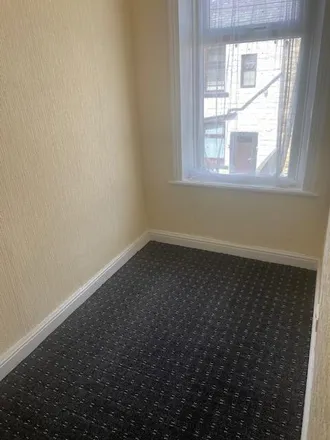 Image 2 - Randall Street, Burnley, BB10 1SP, United Kingdom - Townhouse for rent