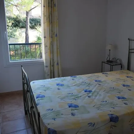 Rent this 2 bed apartment on Les Issambres in 83380 Roquebrune-sur-Argens, France