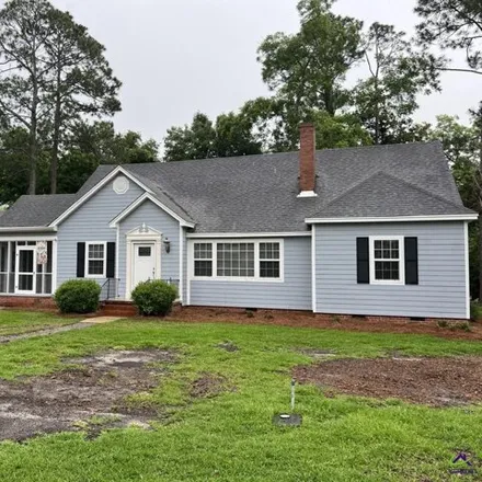 Buy this 3 bed house on 749 8th Avenue in Eastman, GA 31023