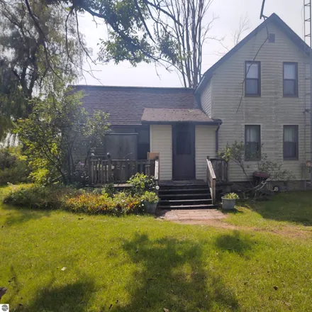 Buy this 3 bed house on 1101 Crawford Road in Turner Township, MI 48766