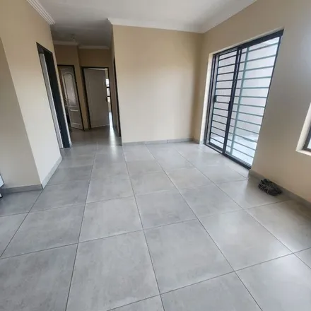 Image 5 - President Swart Avenue, Fairview, uMhlathuze Local Municipality, 3381, South Africa - Apartment for rent