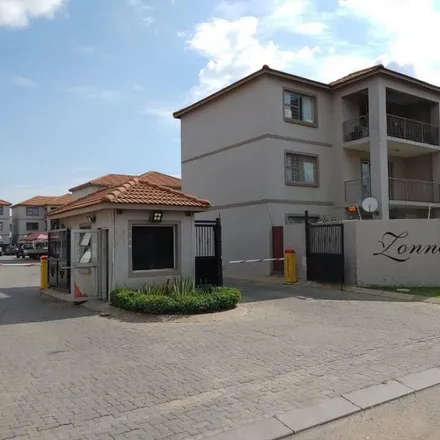 Rent this 2 bed townhouse on Trichardts Road in Parkdene, Boksburg