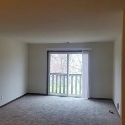 Rent this 4 bed condo on 885 Regent Drive in DeKalb, IL 60115