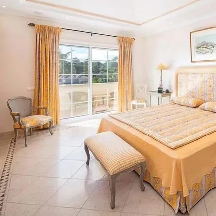 Rent this 4 bed house on 8135-024 Distrito de Évora