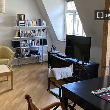 Rent this 2 bed apartment on Kuenstraße 30 in 50733 Cologne, Germany