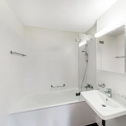 Rent this 4 bed apartment on Scuola Media 1 Saleggi in Via ai Saleggi, 6605 Locarno