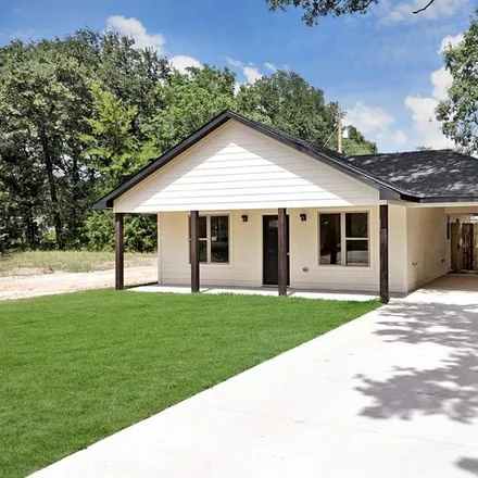 Buy this 3 bed house on 7114 Choctaw Drive in Henderson County, TX 75156