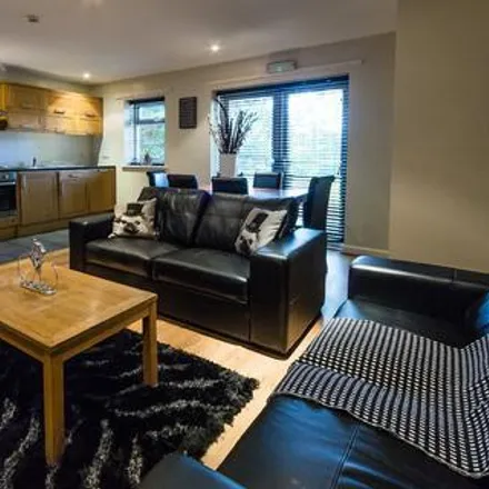 Image 3 - Stanmore Grove, Leeds, LS4 2RJ, United Kingdom - House for rent