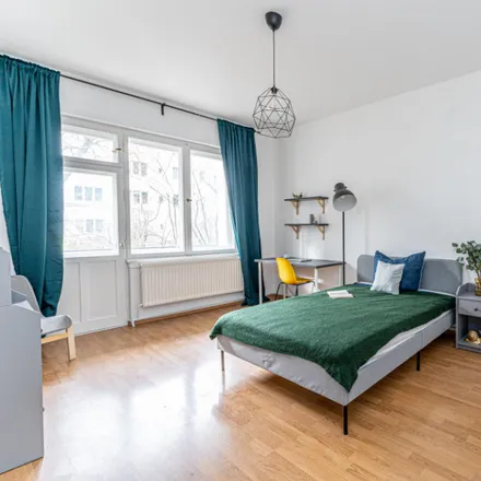 Rent this 2 bed room on Friedrichsbrunner Straße 46 in 12347 Berlin, Germany