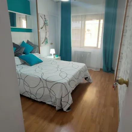 Rent this 4 bed room on Calle de la Plaza de Toros in 28804 Alcalá de Henares, Spain