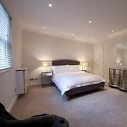 Image 3 - Grosvenor Hill, Londres, London, W1k - Room for rent