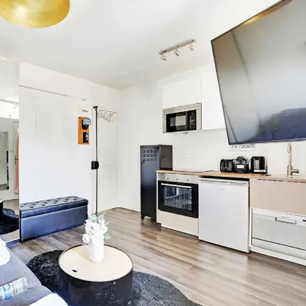 Image 4 - 9 Avenue Raymond Poincaré, 75116 Paris, France - Apartment for rent
