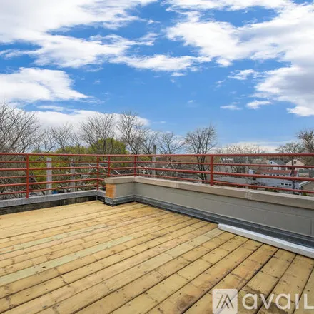 Image 4 - 2850 N Lakewood Ave, Unit G - Townhouse for rent