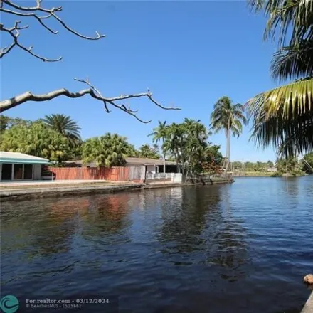 Image 2 - 2699 Northeast 1st Avenue, Wilton Manors, FL 33334, USA - House for sale