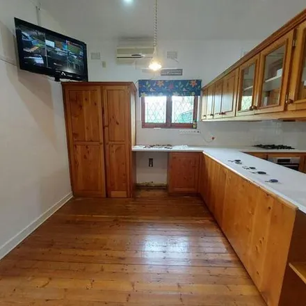 Rent this 3 bed apartment on Coronation Road in Scottsville, Pietermaritzburg