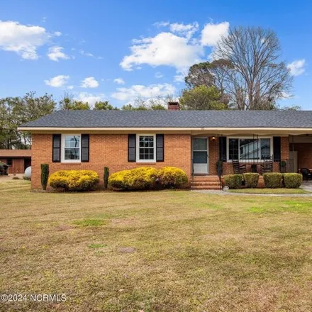 Buy this 3 bed house on 501 East Lanier Street in Wallace, Duplin County