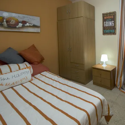 Rent this 6 bed room on Madrid in Plaza de Juan XXIII, 8