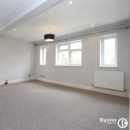 Rent this 3 bed apartment on South Close in London, HA5 5AE