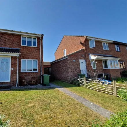 Rent this 2 bed duplex on Meadway in Woolavington, TA7 8HA