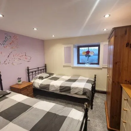 Image 8 - Heol Llansaint, Llansaint, SA17 5YP, United Kingdom - Apartment for rent