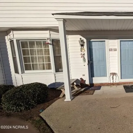 Buy this 2 bed townhouse on 208 East Woodstock Drive in Belvedere, Greenville