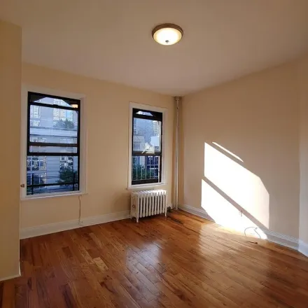 Image 6 - Koo Thai, 1758 1st Avenue, New York, NY 10128, USA - Apartment for rent